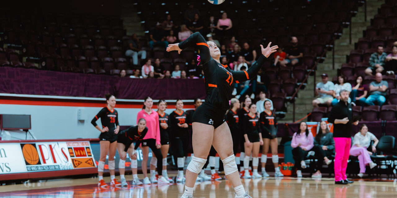 Robinson totals six blocks for second consecutive match