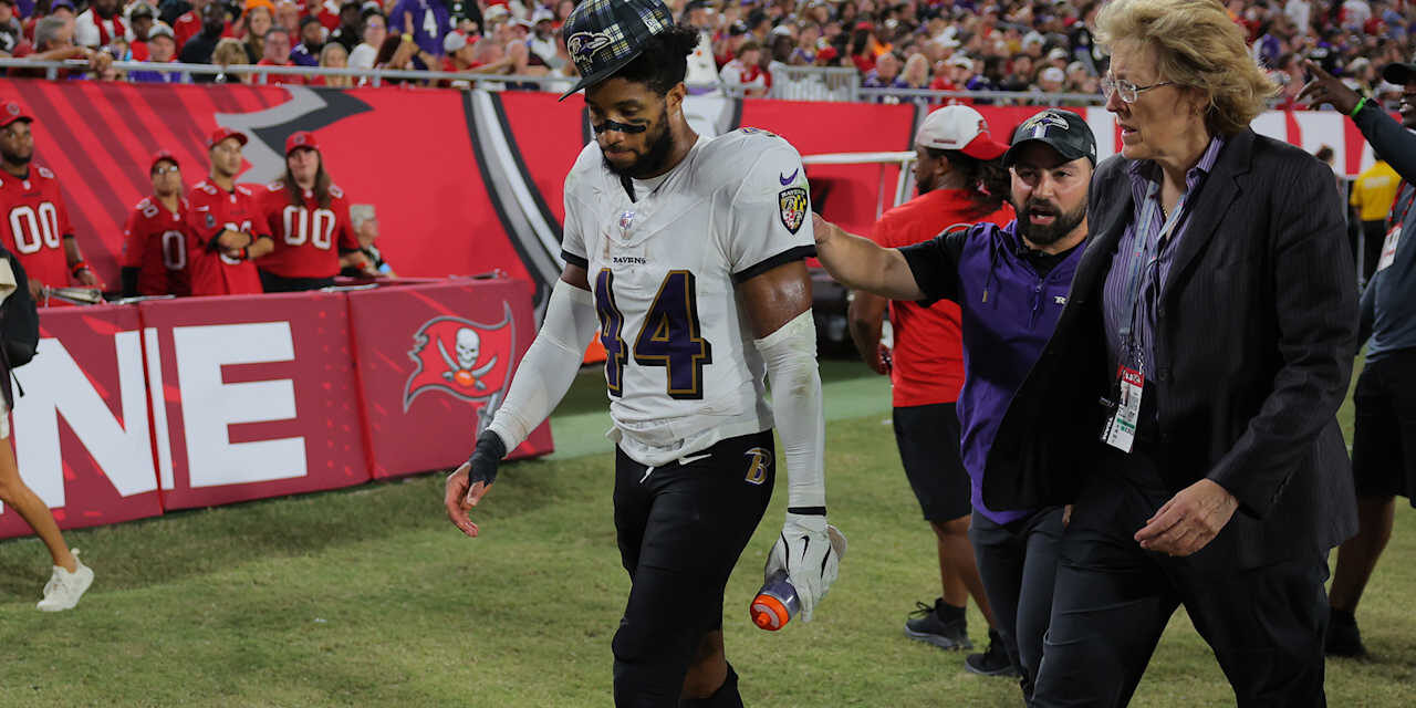 Marlon Humphrey Exits With Knee Injury After Two Interceptions