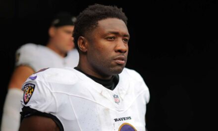 Roquan Smith Suffers Hamstring Injury in Pittsburgh