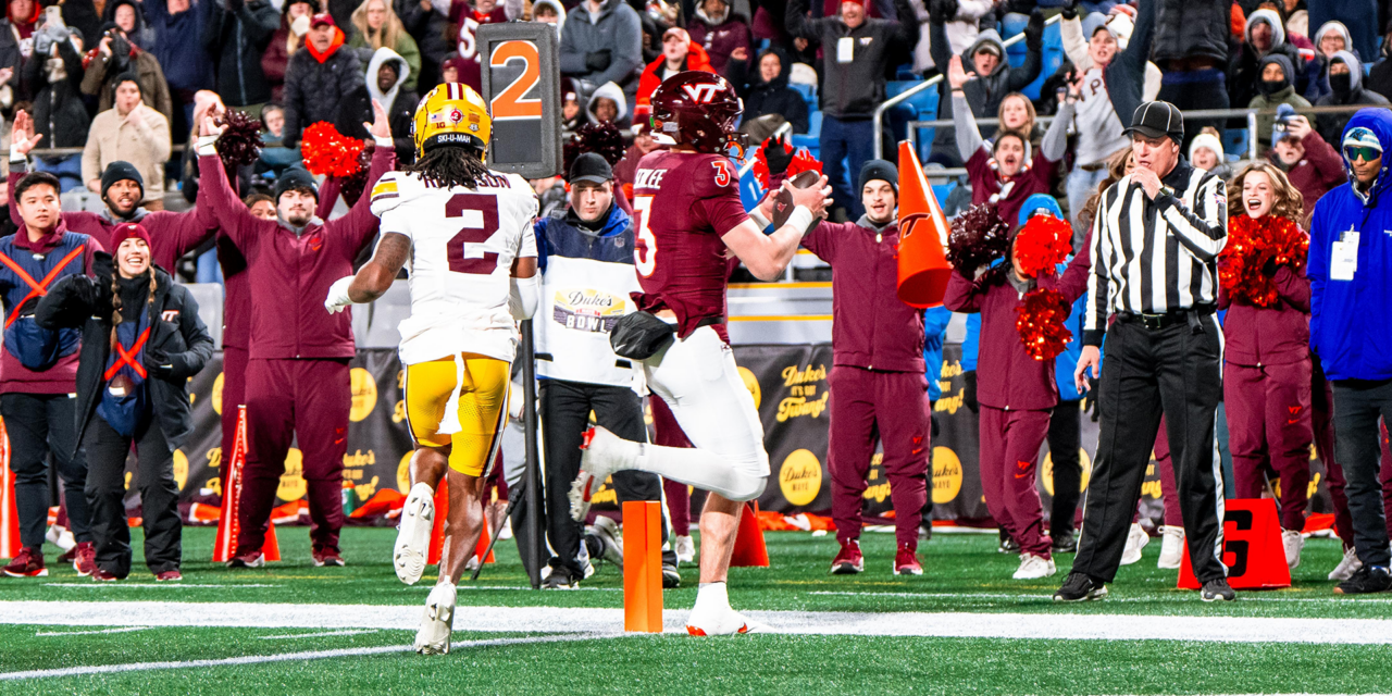 3-yd Rushing Touchdown by Collin Schlee (Minnesota)