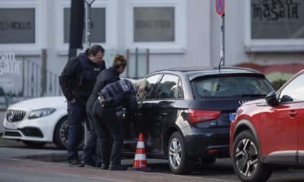 4 people hurt as shots are fired near a courthouse in western Germany