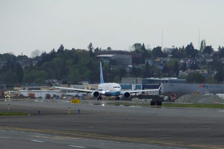 Second Boeing jet starts return from China, tracker shows