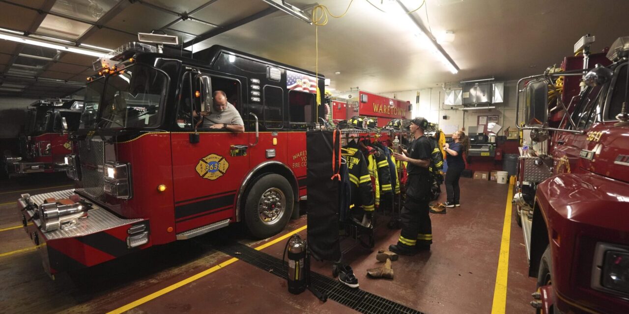 New Jersey forest fire prompts evacuations and closes a major highway