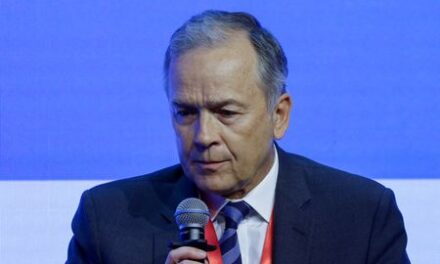 Bridgewater three co-CIOs warn ‘exceptional risks’ to US assets