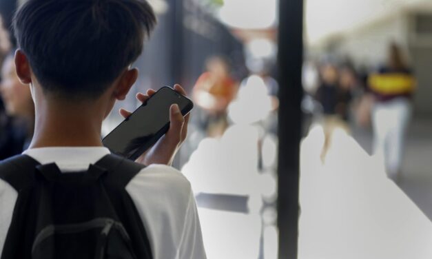 New York lawmakers agree on plan for ‘bell-to-bell’ school cellphone ban
