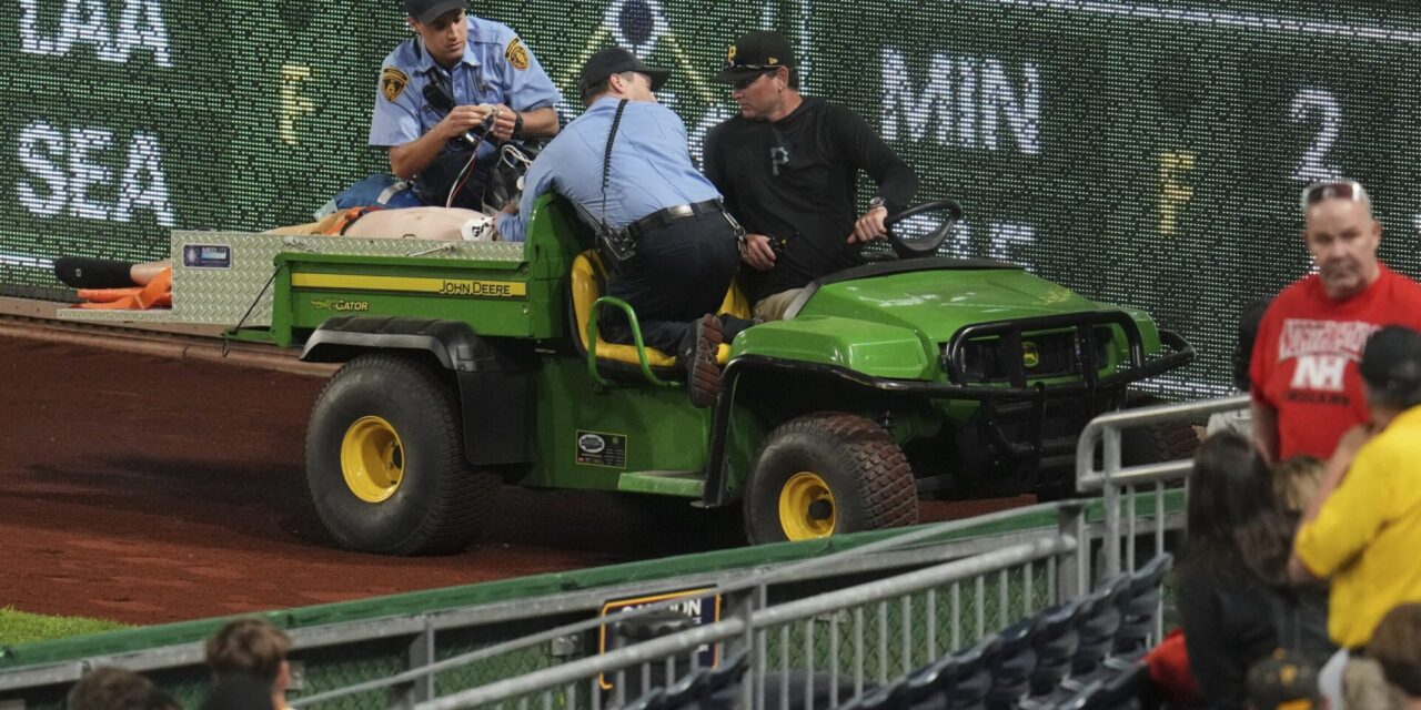 Man falls from 21-foot Clemente Wall at PNC Park in Pittsburgh during Cubs-Pirates game