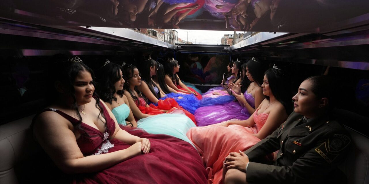 AP PHOTOS: Colombia quinceañeras see dreams come true with the support of many, including the police