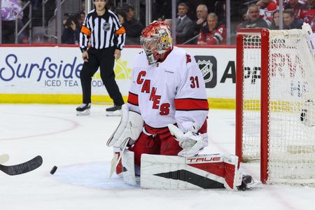 Hurricanes sign G Frederik Andersen to 1-year, $2.75M contract for 2025-26