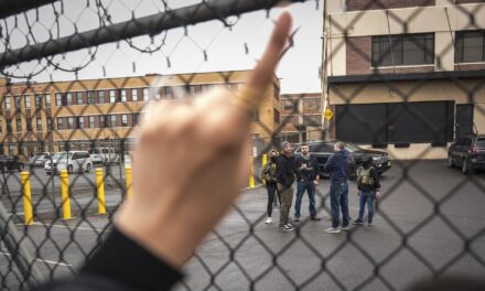 Mayor of Newark, New Jersey, released after arrest at immigration detention center