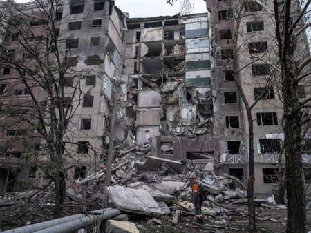 Factbox-How might Trump win peace in Ukraine?