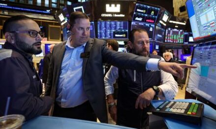 Retailers set to give tariff view as US stock market roars back