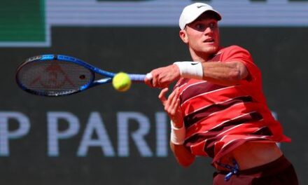 Tennis-Draper flashes past teenager Fonseca to reach French Open last 16