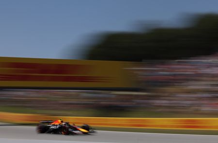 Motor racing-Tsunoda baffled after qualifying last in Spain
