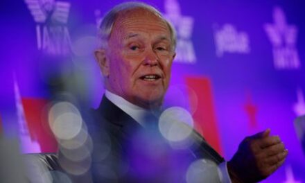 Emirates boss slams planemaker “hand-wringing” over supplies