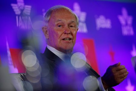 Emirates boss slams planemaker “hand-wringing” over supplies