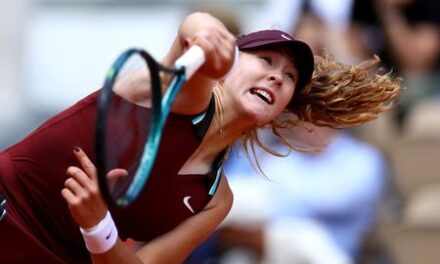Tennis-Teenager Andreeva downs Kasatkina to reach French Open quarters
