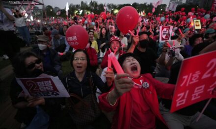 AP PHOTOS: South Koreans brace for a pivotal snap presidential election