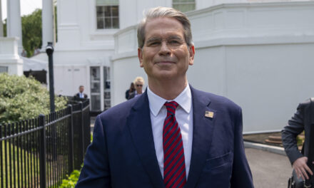 US declines to label China a currency manipulator, but blasts its transparency policies