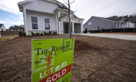 Average long-term US mortgage rate ticks down to 6.84% this week, a second straight small decline