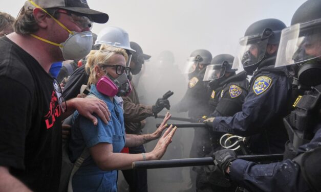 An AP photographer captures a powerful moment in the chaos of the Los Angeles protests