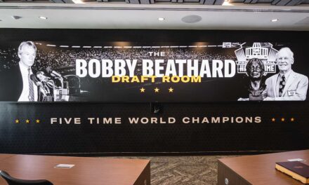 Beathard family reacts to unveiling of new Bobby Beathard Draft Room